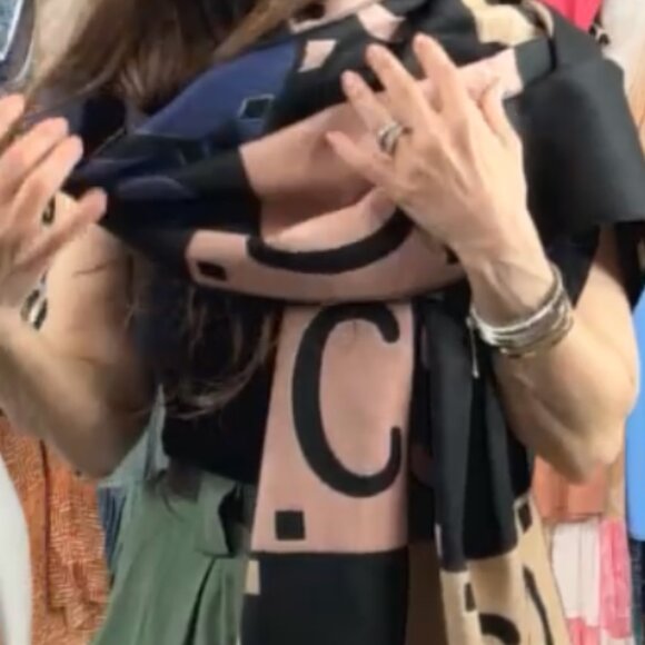 Most Fabulous Chic Shawl Scarf - Picture 1 of 2